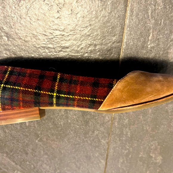 Unworn suede & tartan plaid flats, size 8 M. Classy/funky with subtle nail studs - Picture 1 of 4